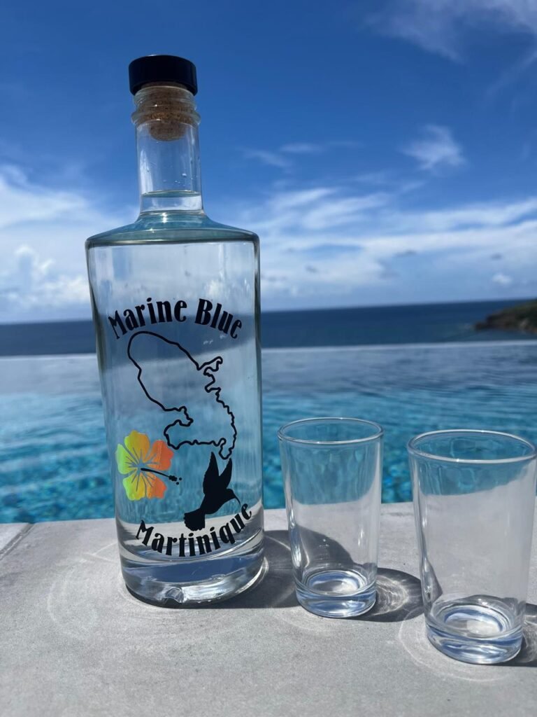 marquage bouteille planteur d'accueil de la villa Marine Blue